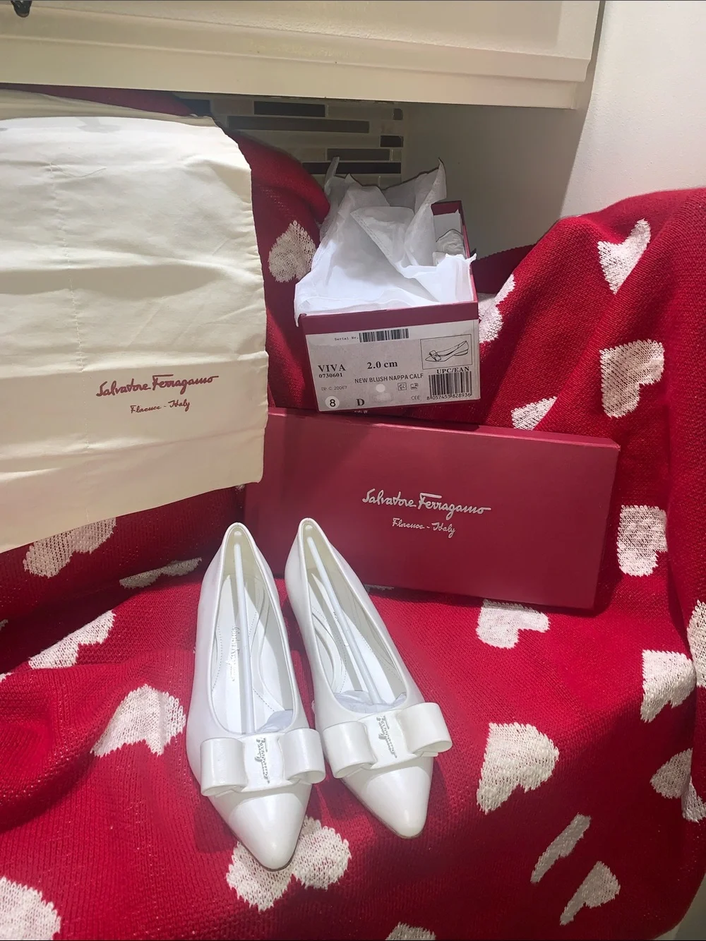Salvatore Ferragamo Cream Pointed-Toe Pumps with Vara Bow